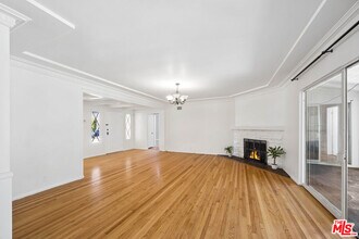 3262 Woodbine St in Los Angeles, CA - Building Photo - Building Photo