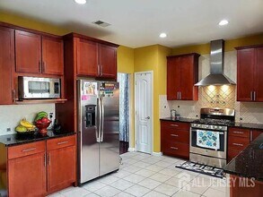 339 Morning Glory Dr in Monroe Township, NJ - Building Photo - Building Photo