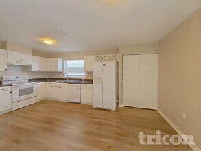 1445 Blossom Bayou Cir in Ruskin, FL - Foto de edificio - Building Photo