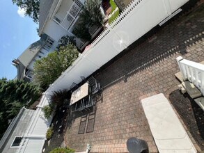 508 School St, Unit NA in Belmont, MA - Foto de edificio - Building Photo