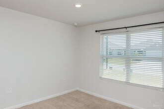 7486 Oak Lake Blvd in Bellview, FL - Building Photo - Building Photo
