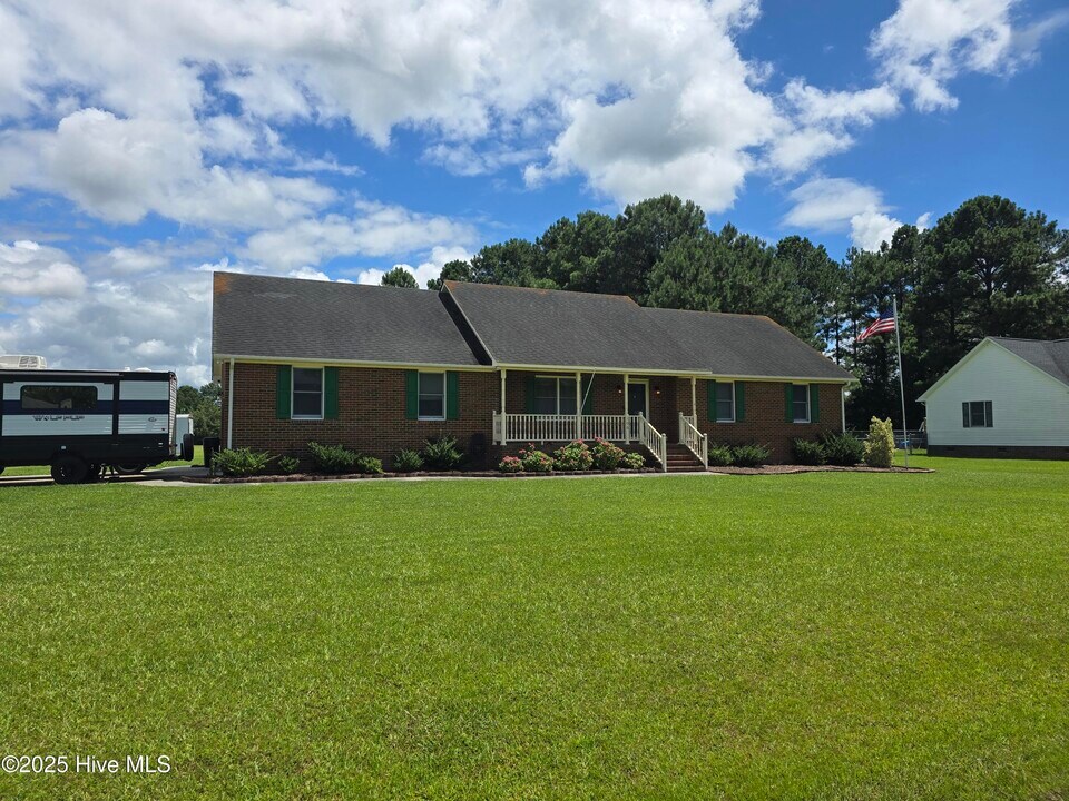 106 Betty Dr in Elizabeth City, NC - Building Photo