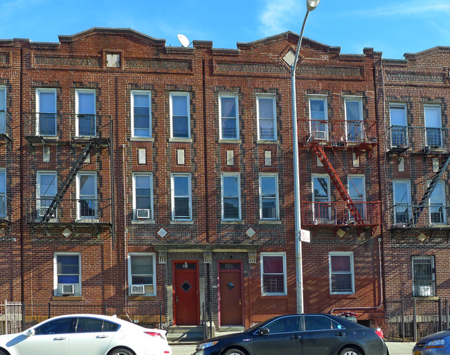 523 McDonald Ave in Brooklyn, NY - Building Photo - Building Photo