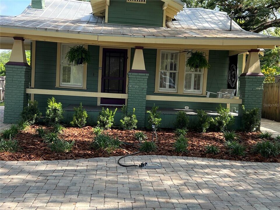 205 W Louisiana Ave in Tampa, FL - Foto de edificio