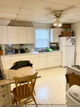 160 Otis St, Unit 1 in Cambridge, MA - Foto de edificio - Building Photo