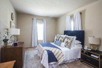 Botanica Apartments in Mandeville, LA - Building Photo - Building Photo