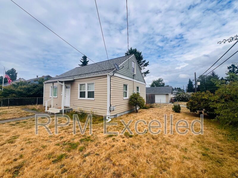 841 S MacArthur St in Tacoma, WA - Foto de edificio