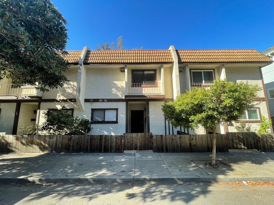 54 Chumalia St in San Leandro, CA - Building Photo