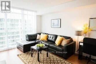 19-1219 Singer Ct in Toronto, ON - Building Photo - Building Photo