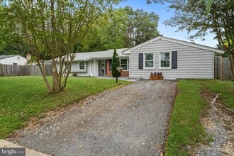 2106 Dennis Rd in Waldorf, MD - Building Photo - Building Photo