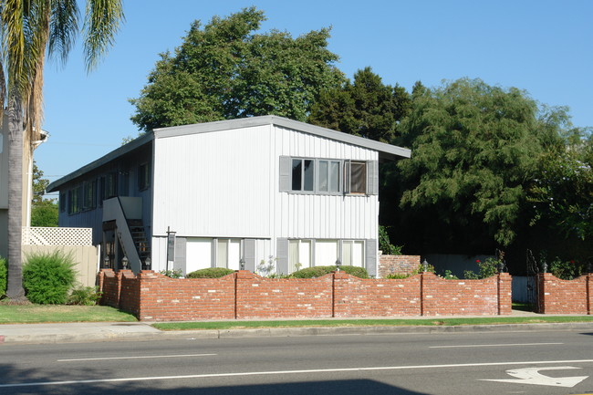 4509 Hazeltine Ave in Sherman Oaks, CA - Building Photo - Building Photo