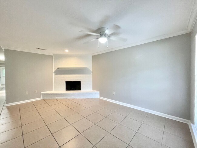 14911 Central Woods Ave in Baton Rouge, LA - Building Photo - Building Photo