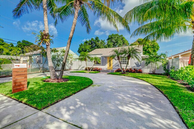 4910 Garden Ave in West Palm Beach, FL - Building Photo - Building Photo