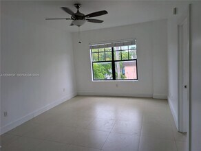 934 Michigan Ave in Miami Beach, FL - Building Photo - Building Photo