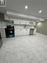 2 Austin Hewitt St in Kitchener, ON - Building Photo - Building Photo