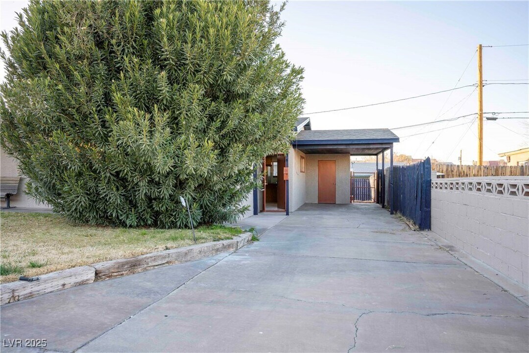 51 Oklahoma Dr in Henderson, NV - Building Photo