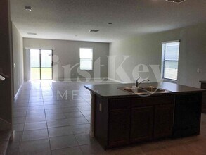 9652 Sage Creek Dr in Riverview, FL - Foto de edificio - Building Photo