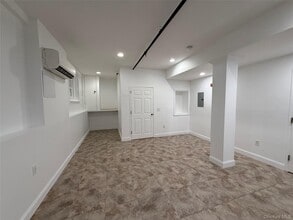 94 4th Ave in Bay Shore, NY - Building Photo - Building Photo