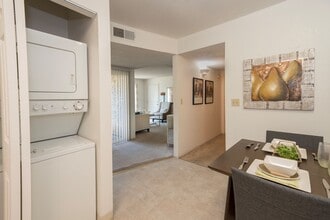 River Pointe in Sacramento, CA - Building Photo - Building Photo
