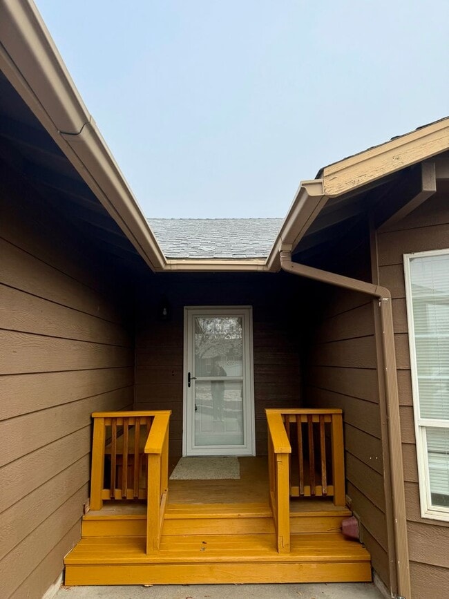2737 SW Quartz Ave in Redmond, OR - Building Photo - Building Photo
