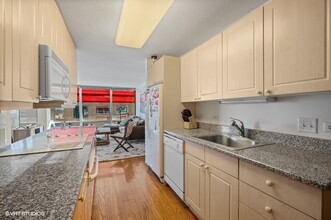 800 Elgin Rd in Evanston, IL - Building Photo - Building Photo