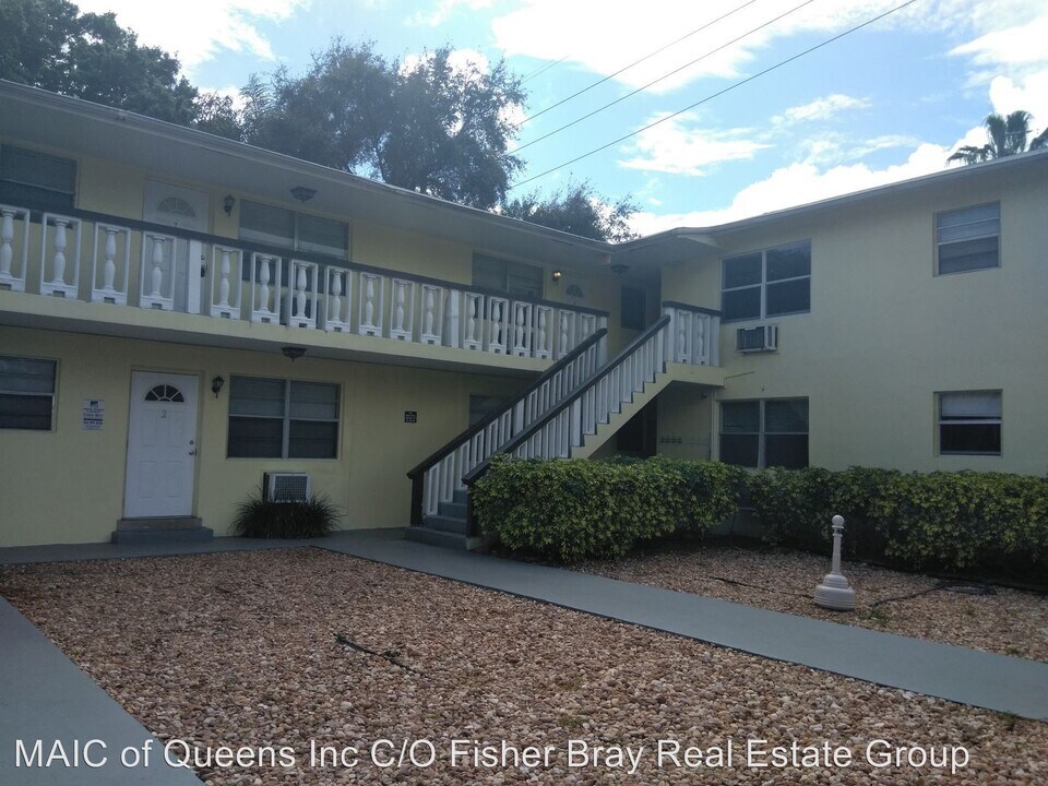 300 SW 4th Ct in Fort Lauderdale, FL - Building Photo