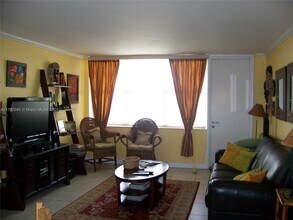 2016 Bay Dr in Miami Beach, FL - Building Photo - Building Photo