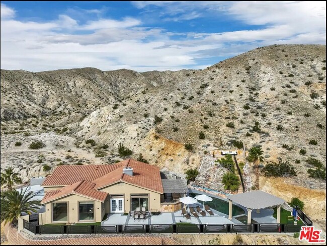 12220 Skyline Dr in Desert Hot Springs, CA - Foto de edificio - Building Photo