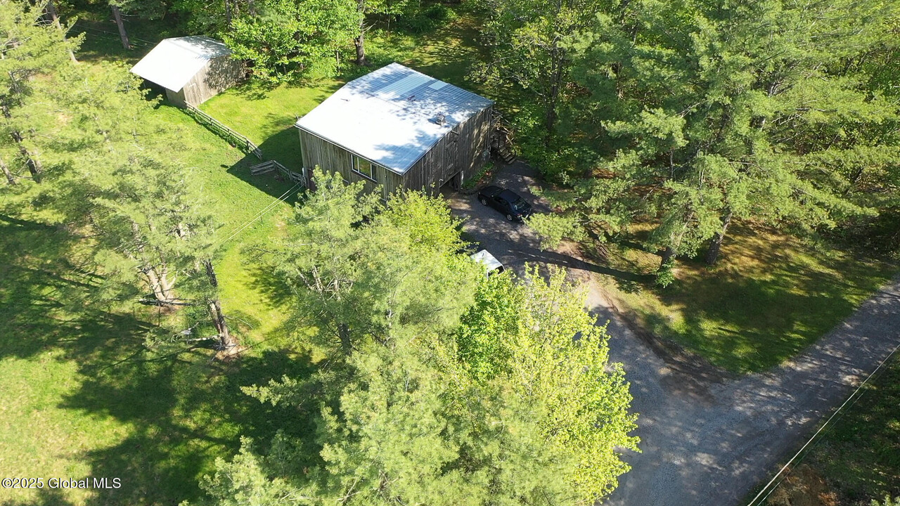 15 Lorin Dee Dr in Westerlo, NY - Foto de edificio
