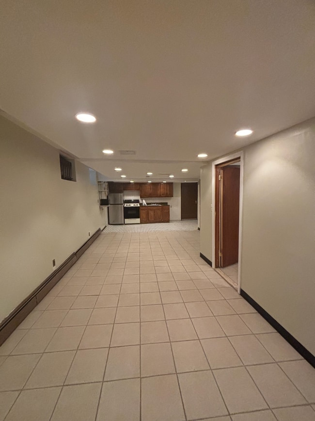 1511 Teller Ave, Unit 1511 Lower Lever