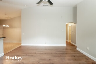 3470 Heath Dr in Deltona, FL - Foto de edificio - Building Photo