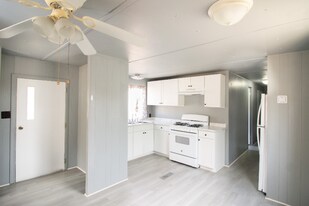 704 Vine Ave in Farmington, NM - Building Photo