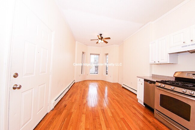 94 Hammond St in Boston, MA - Building Photo - Building Photo