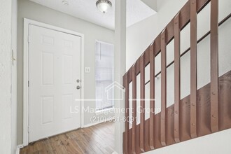 6712 Windsor Hollow Dr in San Antonio, TX - Building Photo - Building Photo