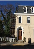 175 E Louther St in Carlisle, PA - Building Photo