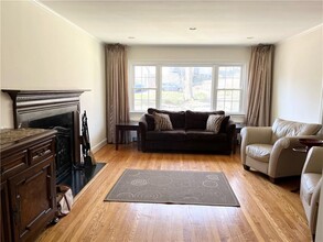 458 Weaver St in Larchmont, NY - Building Photo - Building Photo