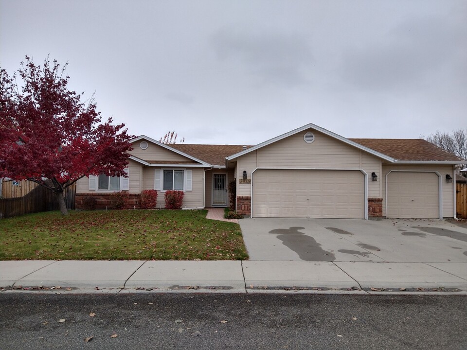 2916 W Santa Clara Dr in Meridian, ID - Building Photo