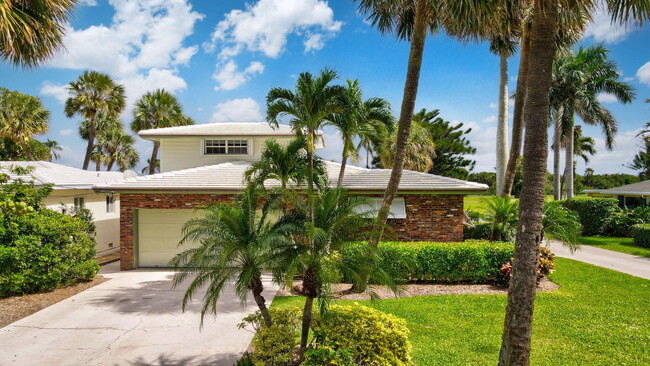 property at 1102 N Golfview Rd