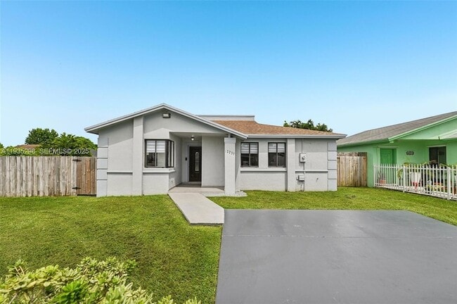 12237 SW 193rd St in Miami, FL - Building Photo - Building Photo