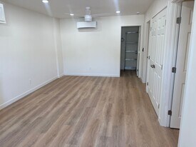 610-612 E Sycamore Ave in Orange, CA - Building Photo