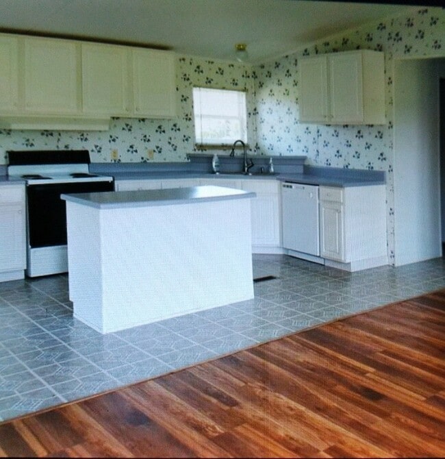 512 McLawhorn Ln in Vanceboro, NC - Building Photo - Building Photo