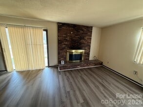 810 10th St Blvd NW in Hickory, NC - Building Photo - Building Photo