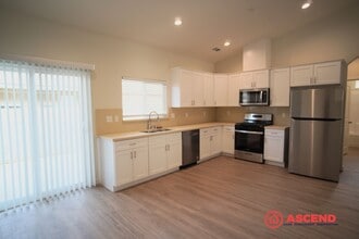 8400 Frankie Lou St in Bakersfield, CA - Building Photo - Building Photo