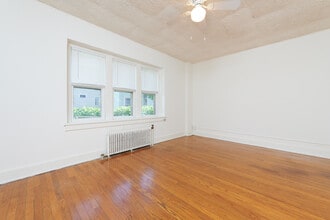 171-179 Berkeley St in Rochester, NY - Foto de edificio - Interior Photo