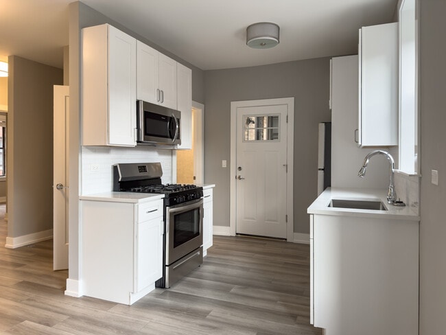 3946 N Janssen Ave in Chicago, IL - Building Photo - Building Photo