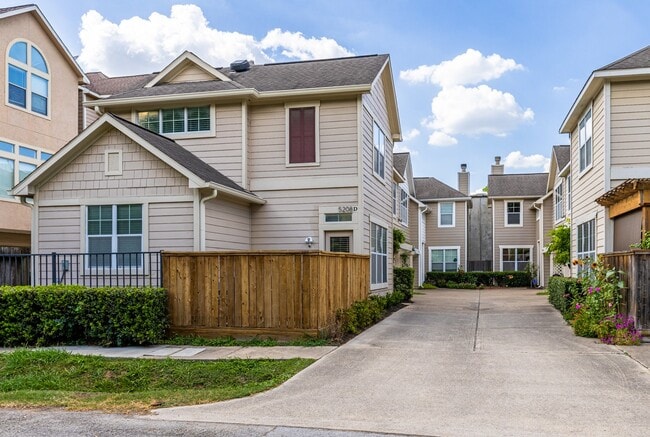 5208 Petty St in Houston, TX - Building Photo - Building Photo