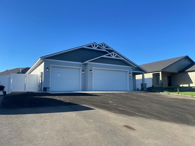 719 N 46th Ave in Yakima, WA - Building Photo - Building Photo