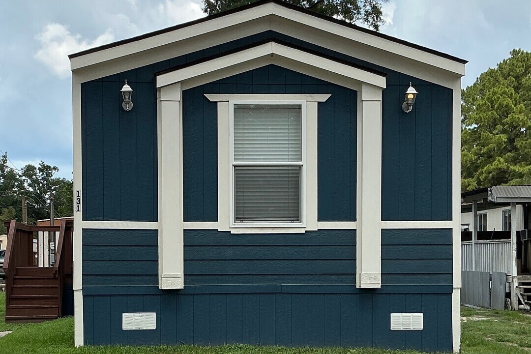 131 Eloise St in Conroe, TX - Building Photo