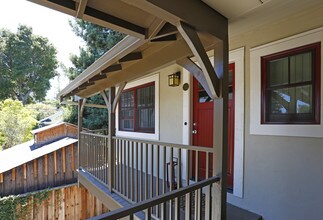 Hawthorne Apartment Homes in Palo Alto, CA - Building Photo - Building Photo