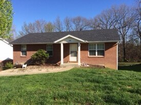 5102 Charm Ridge Dr in Jefferson City, MO - Building Photo